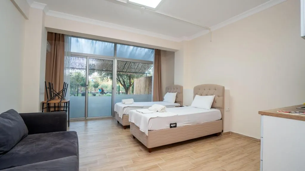 Studio,Bahçe Manzaralı