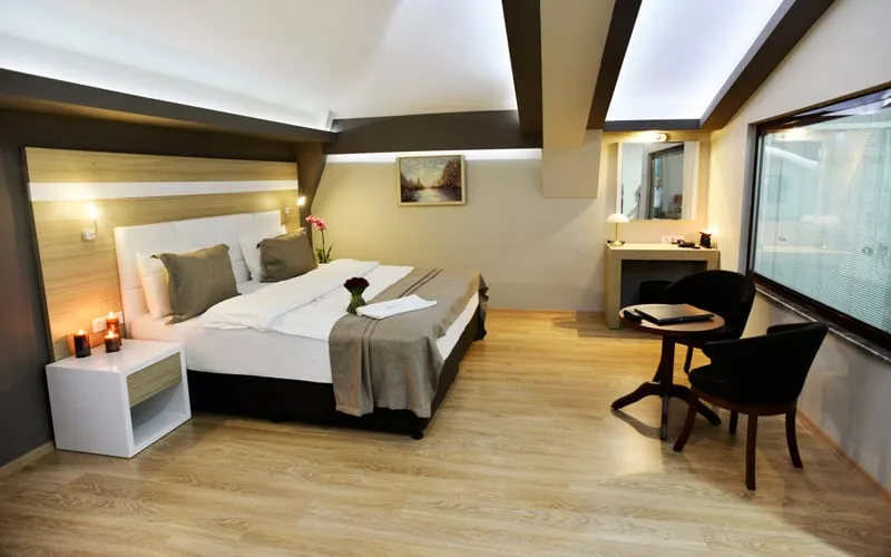 VIP SUIT ROOM