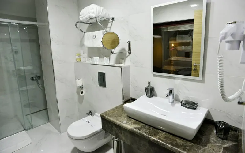 VIP SUIT ROOM