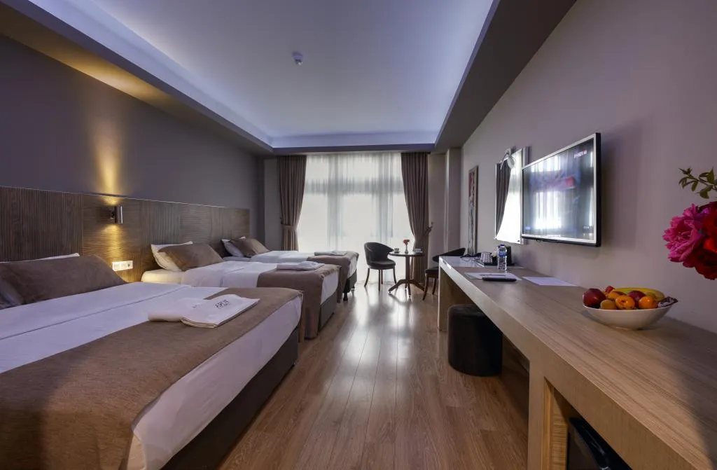QUAD FAMILY ROOM