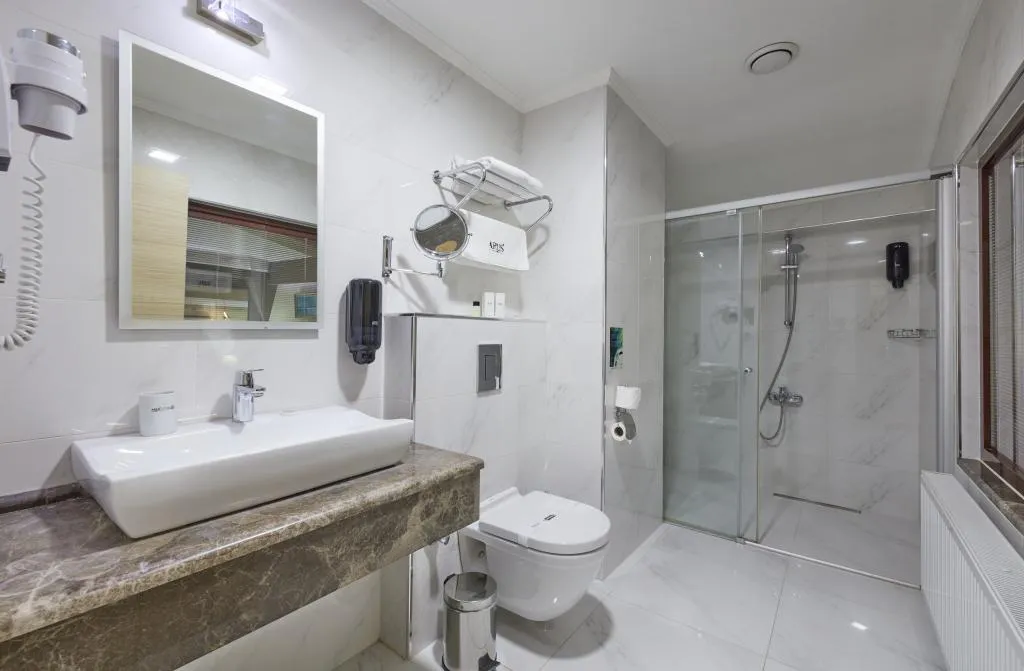 CORNER DELUXE ROOM