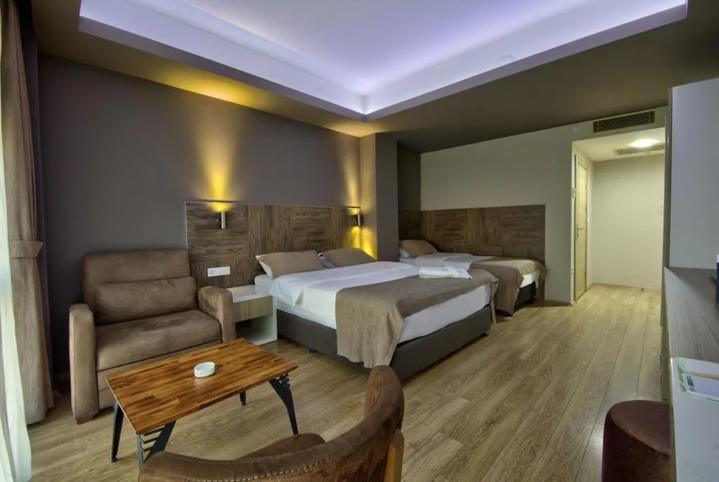 CORNER DELUXE ROOM