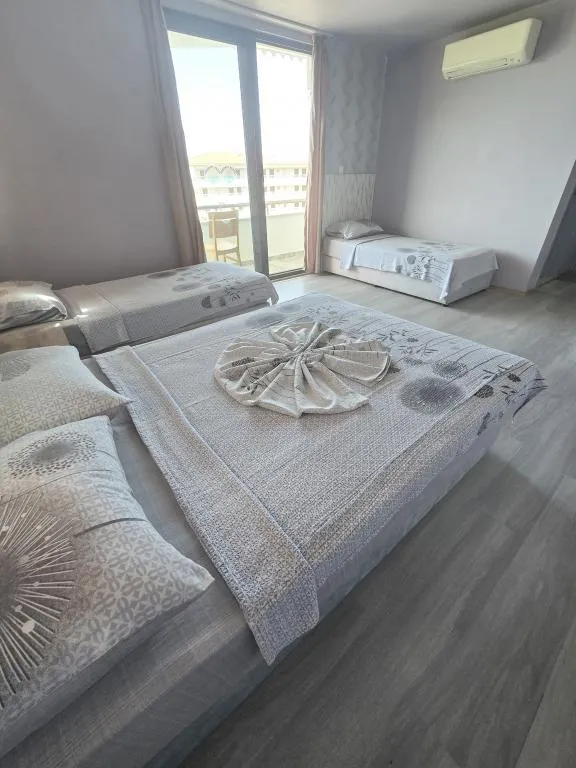 Geniş Aile Odası,Deniz veya Havuz Manzaralı,Balkonlu
