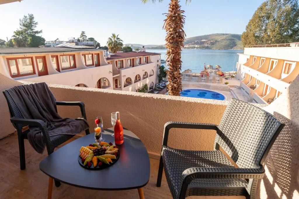 Standart Deniz Manzaralı Oda