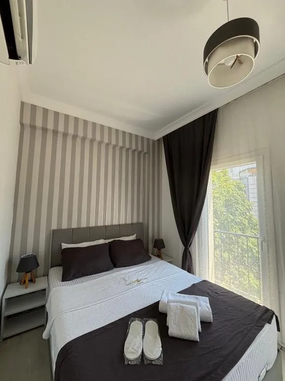Standart Oda,Şehir Manzaralı,Fransız Balkonlu
