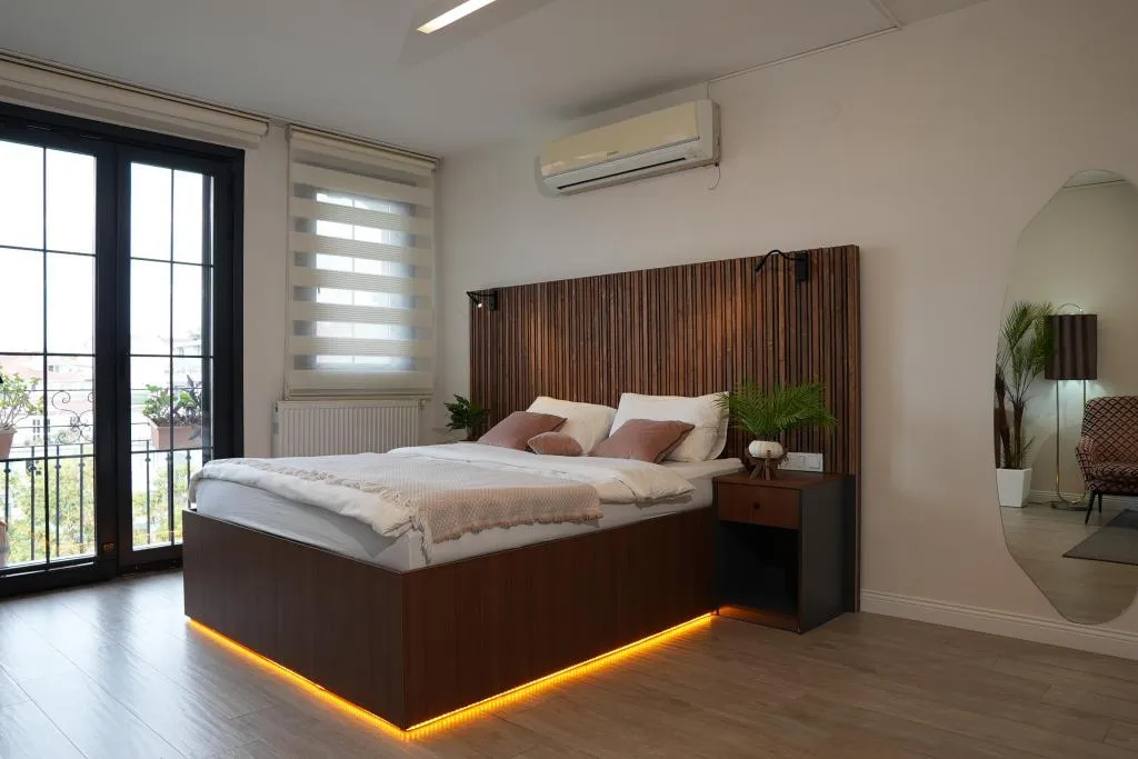 Suite,Bahçe veya Sokak Manzaralı,Fransız Balkonlu