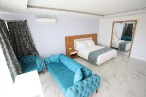 Blanca Beach Hotel (+12)