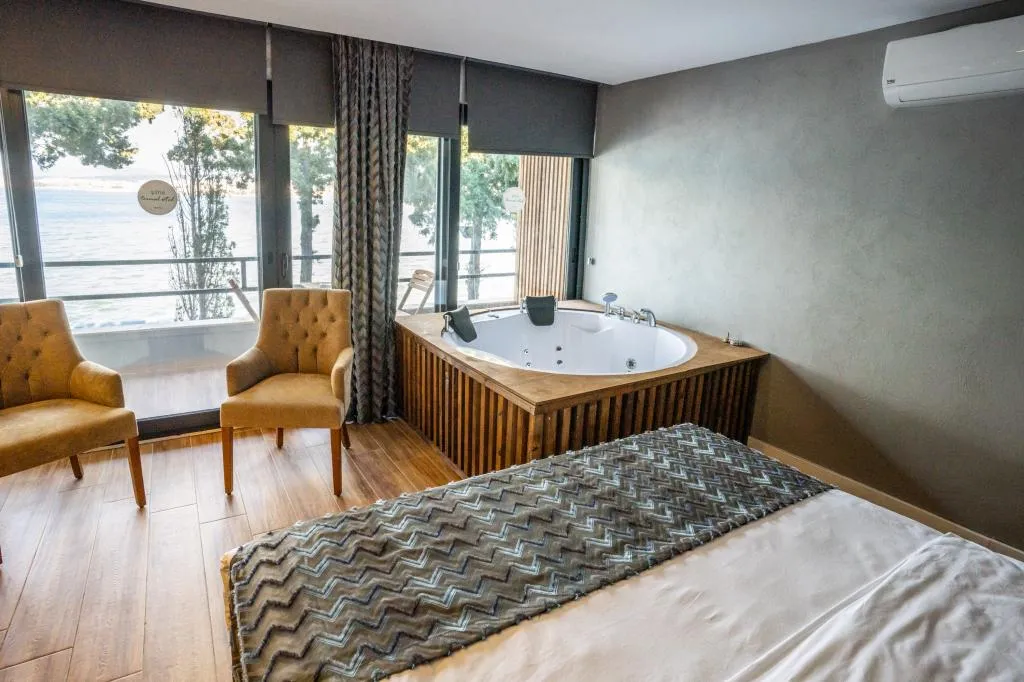 Deluxe Jakuzili Suite,Deniz Manzaralı,Jakuzili