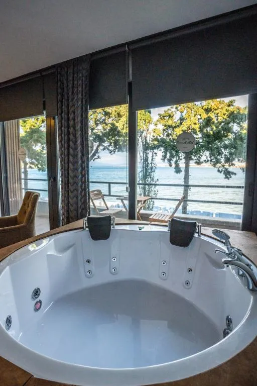 Deluxe Jakuzili Suite,Deniz Manzaralı,Jakuzili