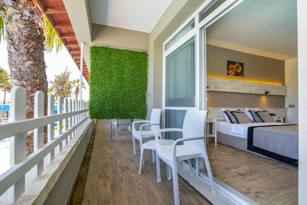 Standart Oda,Deniz Manzaralı,Balkonlu