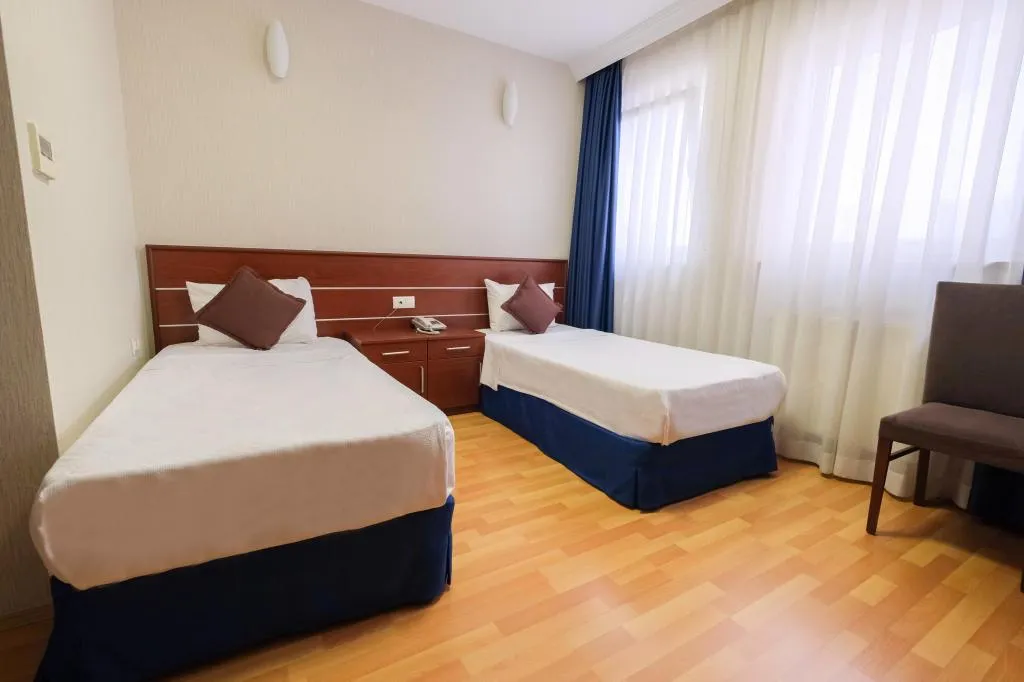TWIN BED (İKİ AYRI YATAKLI ODA)