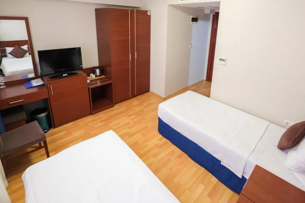 TWIN BED (İKİ AYRI YATAKLI ODA)
