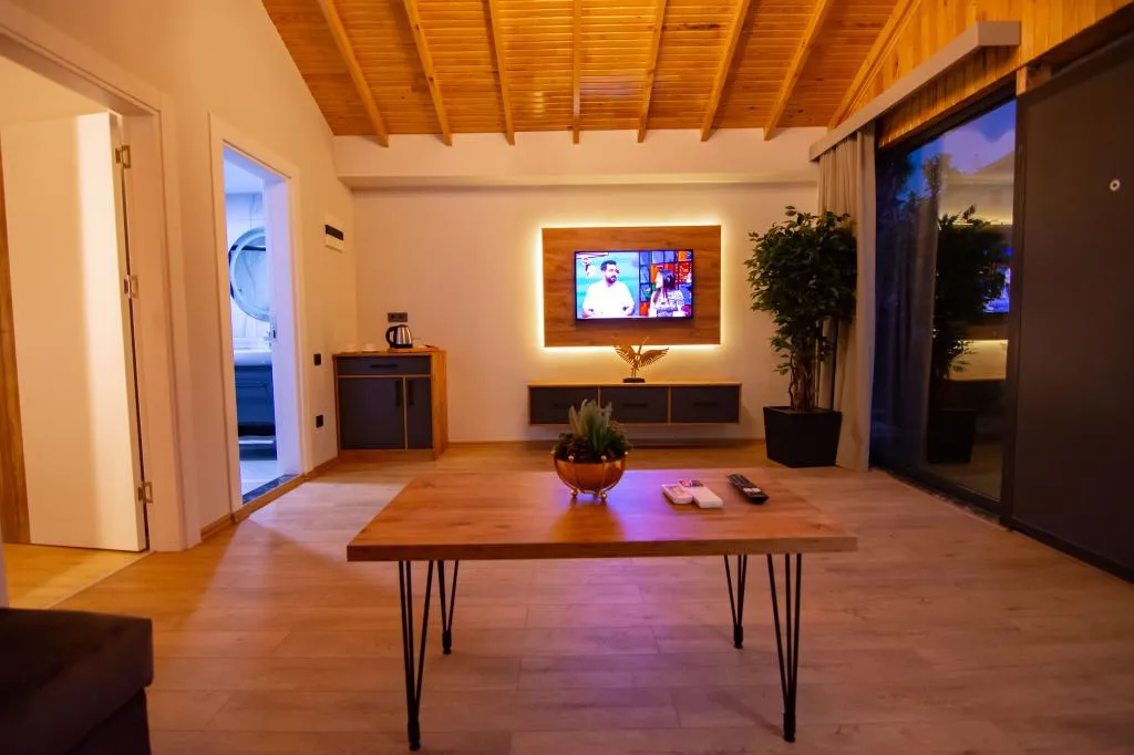 Suite Bungalow,Havuz Manzaralı,Klimalı