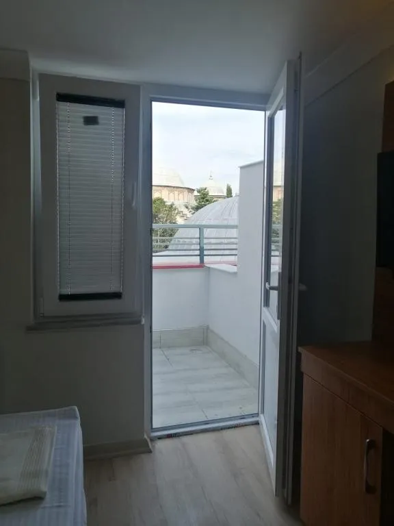 Balkonlu Çift Kişilik Double Yataklı Oda