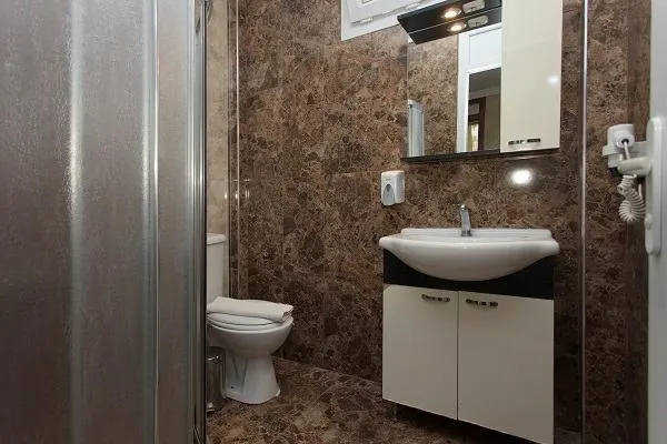 Üç Kişilik Oda,Bahçe Manzaralı