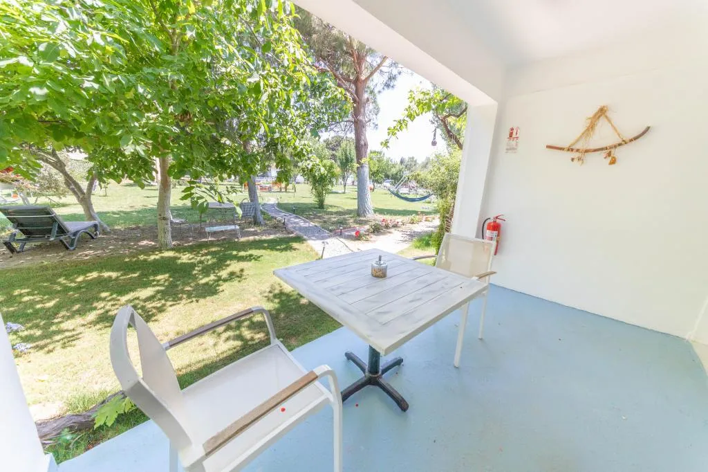 Bahçe Katı Standart Oda,Bahçe Manzaralı,Balkonlu