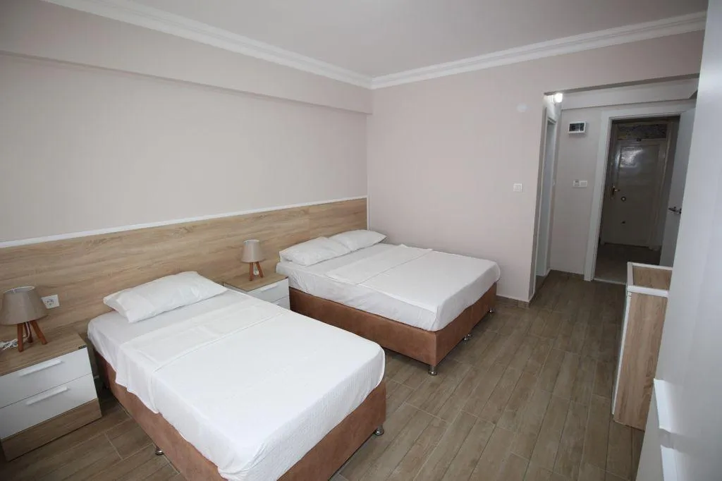 Junior Suite,Kara veya Kısmi Deniz Manzaralı,Balkonlu