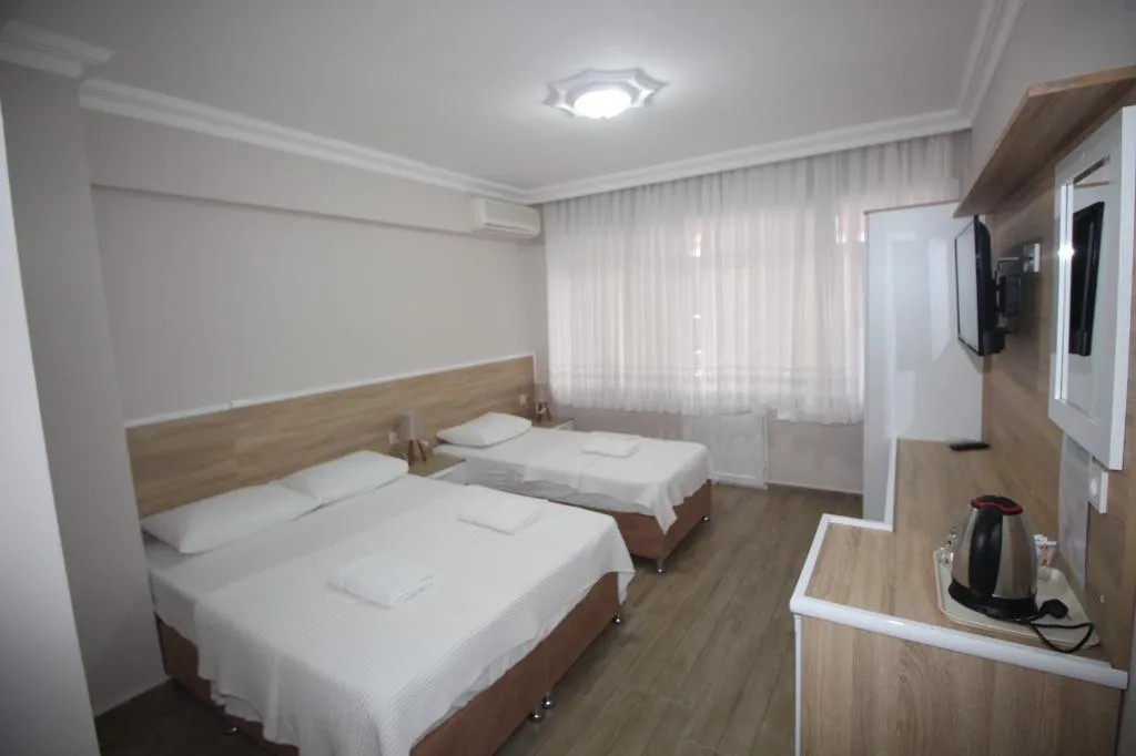 Junior Suite,Kara veya Kısmi Deniz Manzaralı,Balkonlu