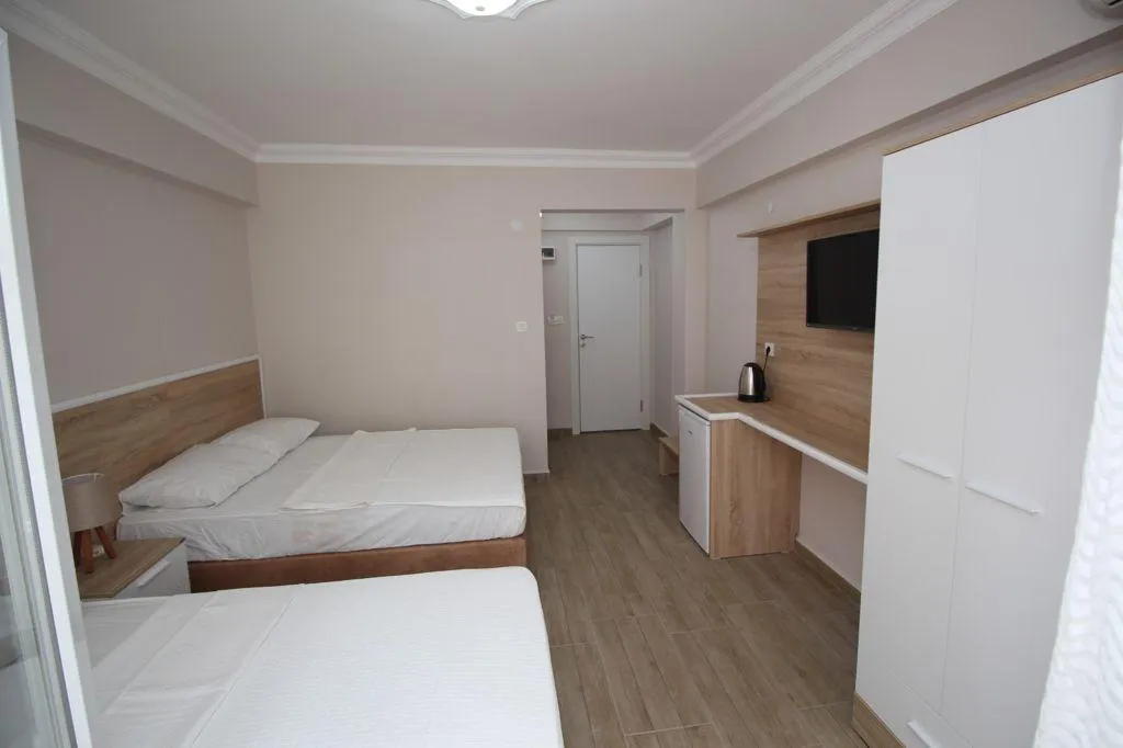 Junior Suite,Kara veya Kısmi Deniz Manzaralı,Balkonlu