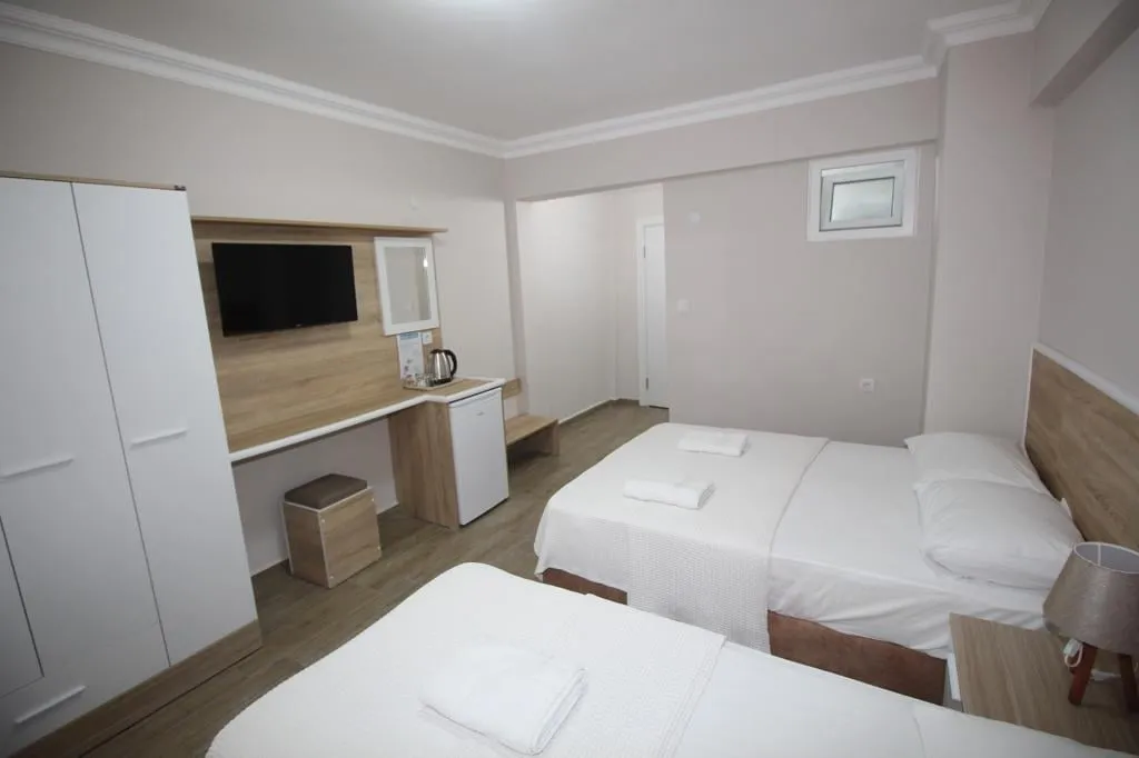 Junior Suite,Kara veya Kısmi Deniz Manzaralı,Balkonlu