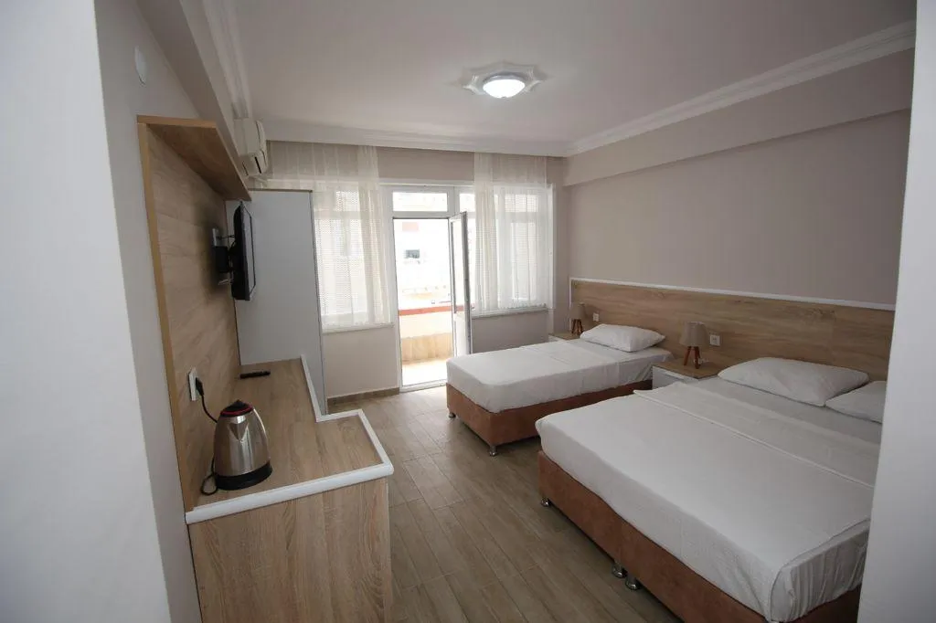 Junior Suite,Kara veya Kısmi Deniz Manzaralı,Balkonlu