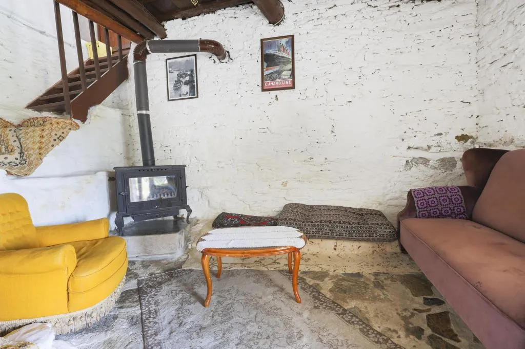 House,Simge Yapı Manzaralı,Şömineli Soba