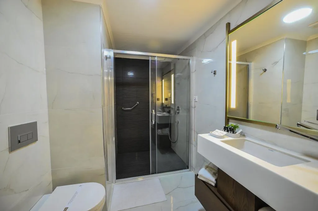 Suite,Sokak Manzaralı