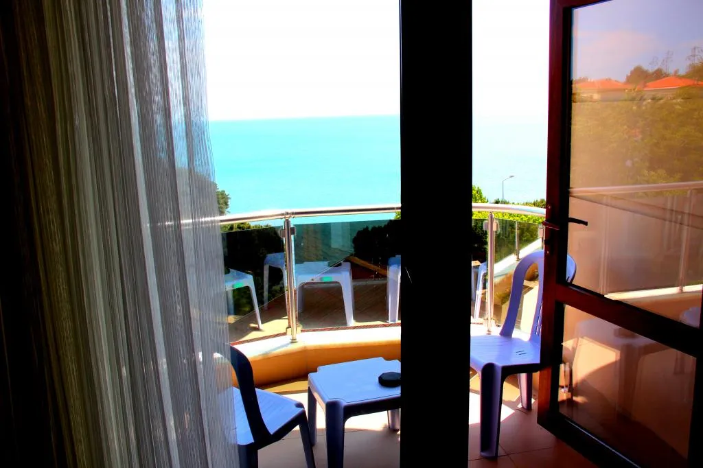 Standart Oda,Deniz veya Kara Manzaralı,Balkonlu