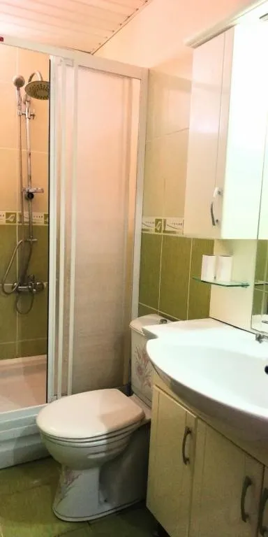 Triple,Bahçe Manzaralı,Balkonlu