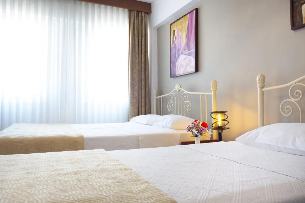 Triple,Şehir Manzaralı