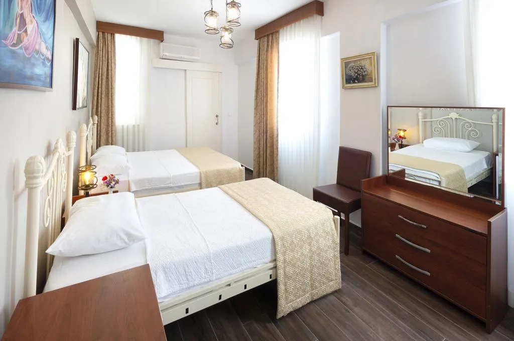 Triple,Şehir Manzaralı