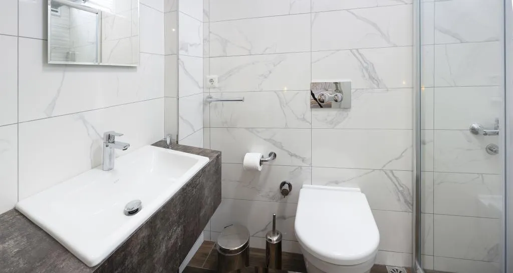 Triple,Şehir Manzaralı