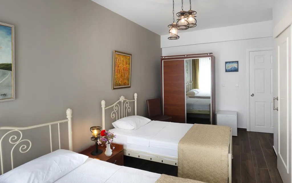 Triple,Şehir Manzaralı