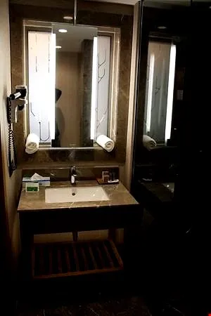 Tek Kişilik,Şehir Manzaralı