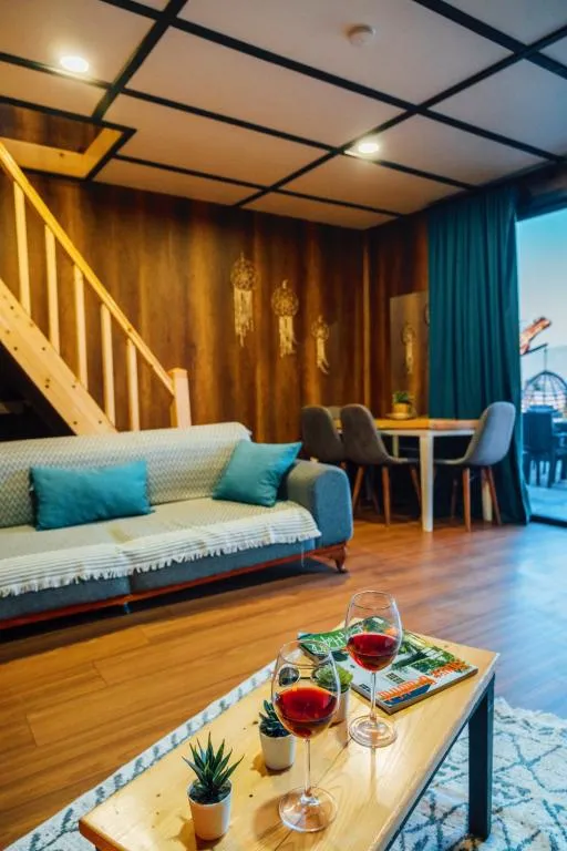 Göl Manzaralı Suit Bungalov