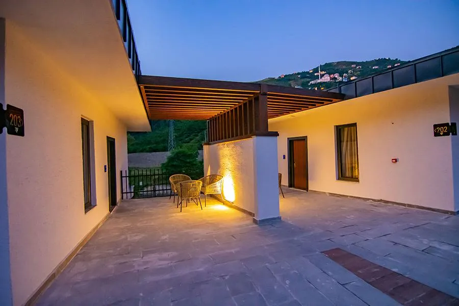 Deluxe Jakuzili Suite,Dere Manzaralı,Şömineli ve Jakuzili