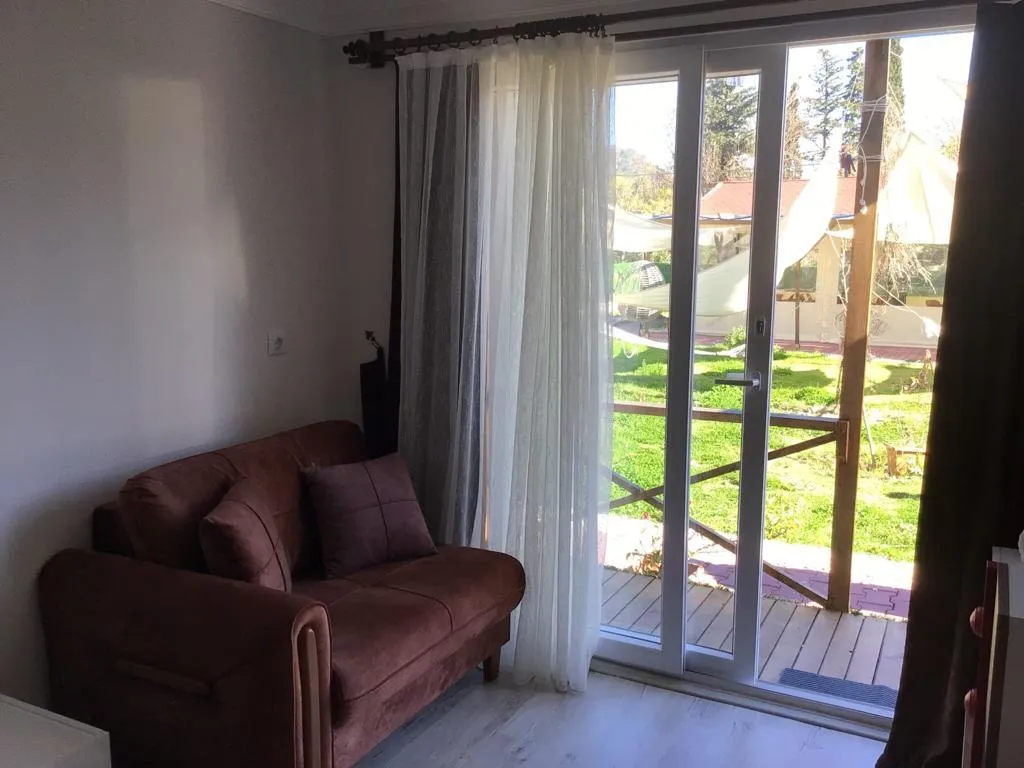 Bungalow,Bahçe Manzaralı,Balkonlu