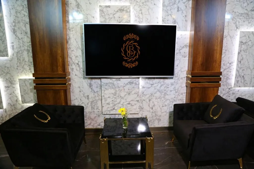 Suite,Dağ Manzaralı