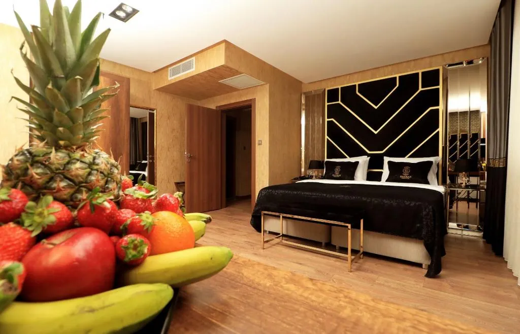 Suite,Dağ Manzaralı