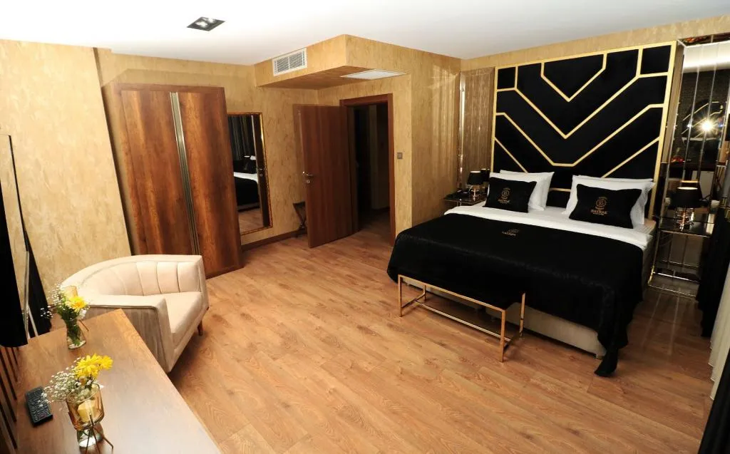 Suite,Dağ Manzaralı