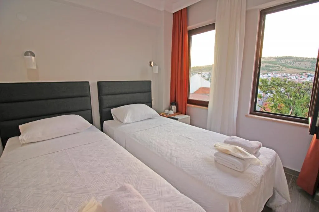 Standart Twin Kısmi Deniz Manzaralı Oda