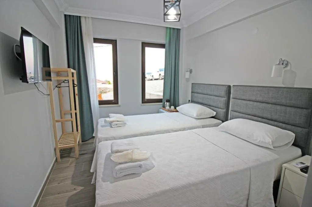 Standart Twin Kısmi Deniz Manzaralı Oda