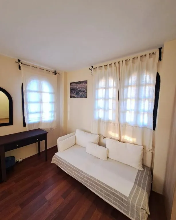 Üç Kişilik Oda
