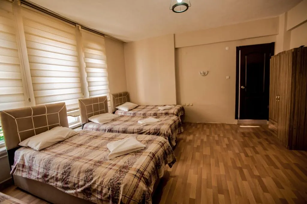 Triple,Dağ Manzaralı
