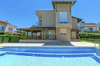 Paradise Town Villa Legend