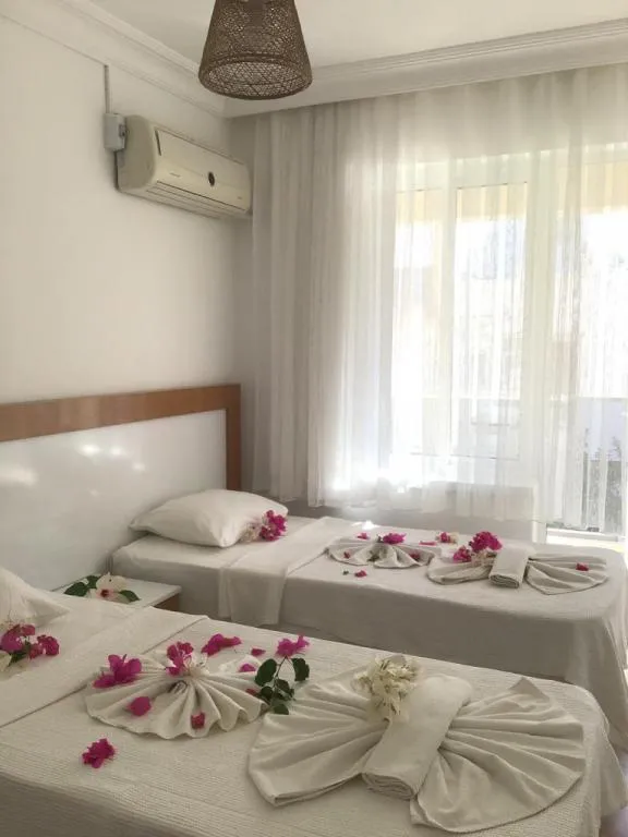Çift Kişilik,Kara veya Havuz Manzaralı