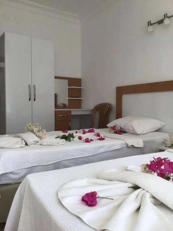 Çift Kişilik,Kara veya Havuz Manzaralı