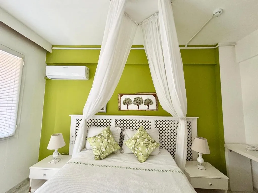 Deluxe Oda-Balkonlu,Bahçe Manzaralı,Balkonlu