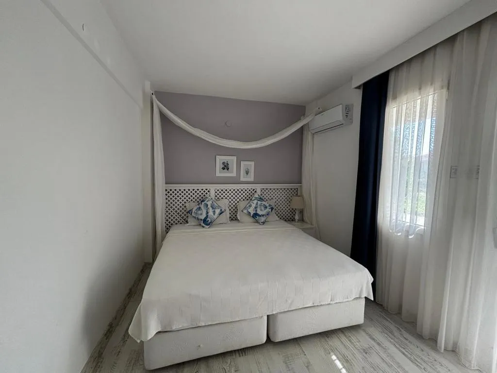 Deluxe Oda-Balkonlu,Bahçe Manzaralı,Balkonlu