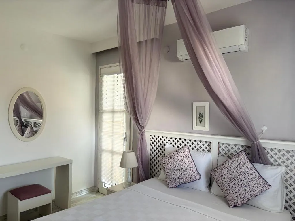 Deluxe Oda-Balkonlu,Bahçe Manzaralı,Balkonlu